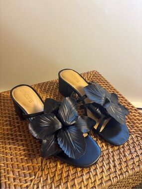 Chico's Pia Leafy Black Leather Heel Sandals, size 7 1/2